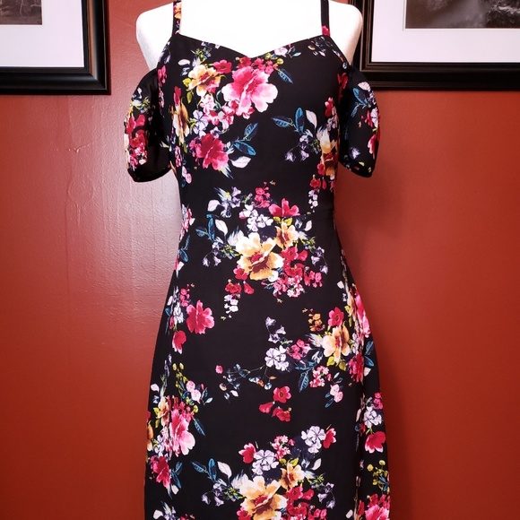 Express black and floral cold shoulder dress - Picture 7 of 8